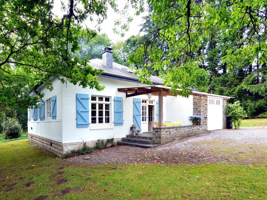 Furnished Bungalow In Monceau En Ardenne With Garden Barbecue Oizy Buitenkant foto